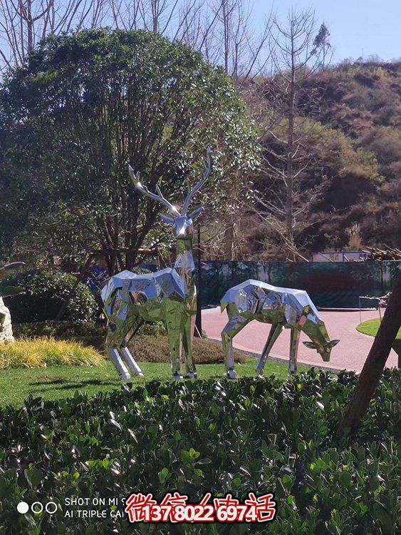 不銹鋼幾何雕塑——梅花鹿，點(diǎn)綴戶外公園